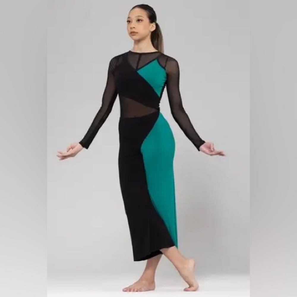 All We Got Jumpsuit in Teal and Black
MJ11829
Weissman Elite